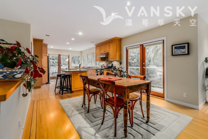 260731133020_Dining Room.JPG